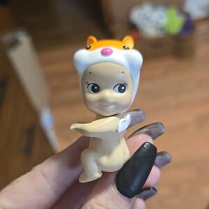 Sonny Angel Looking Back Hamster Hipper